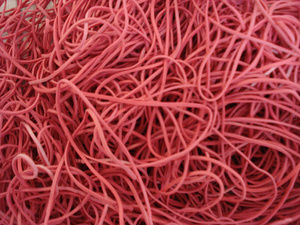 1000g Gummiringe Gummibänder im Beutel, rot, Ø 60mm, (L) 94mm x (B) 1,2mm, Großpackung 1 Kg 1000g Gummiringe Gummibänder im Beutel, rot, Ø 60mm, (L) 94mm x (B) 1,2mm, Großpackung 1 Kg