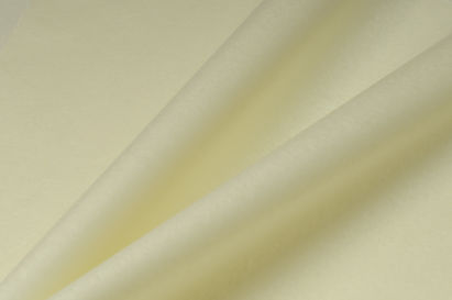 1 Rolle Seidenpapier A20, creme, 32g/m², 350m, 50cm 1 Rolle Seidenpapier A20, creme, 32g/m², 350m, 50cm